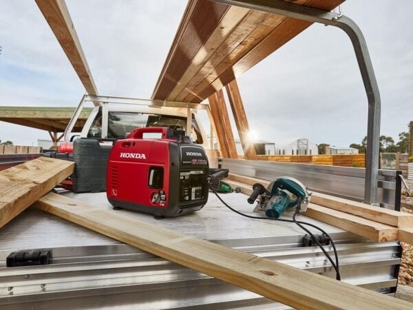 Honda EU 22i 2.2 kVA İnvertörlü Benzinli Monofaze Jeneratör