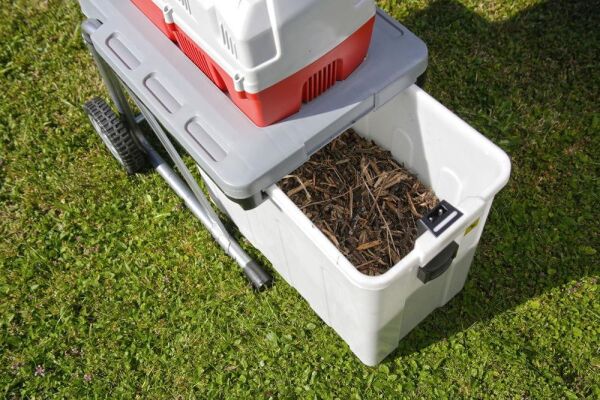 Ikra ILH 3000 A Elektrikli Dal Öğütme Makinesi