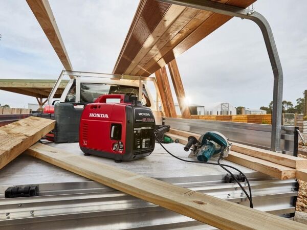 Honda EU 22i 2.2 kVA İnvertörlü Benzinli Monofaze Jeneratör