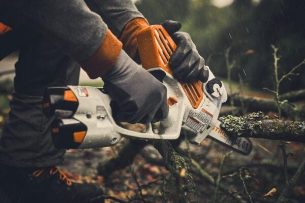 Stihl GTA40 10.8 V Akülü Ağaç Kesme Makinesi