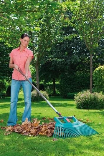 Gardena 3107-20 Yelpaze Çim ve Yaprak Tırmığı