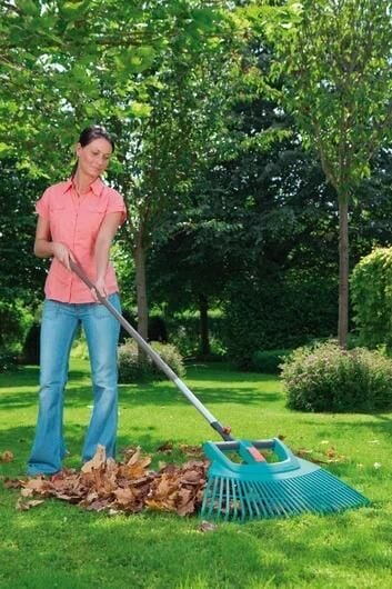 Gardena 3107-20 Yelpaze Çim ve Yaprak Tırmığı