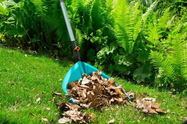 Gardena 3120-20 Kürek Çim ve Yaprak Tırmığı