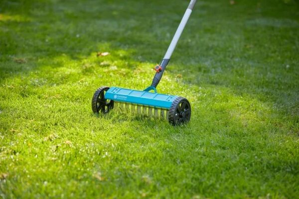 Gardena 3395-20 Tekerlekli Kök Havalandırma Tırmığı