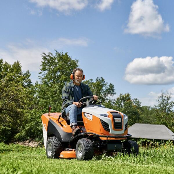 Stihl RT 5097.1 Çim Biçme Traktörü