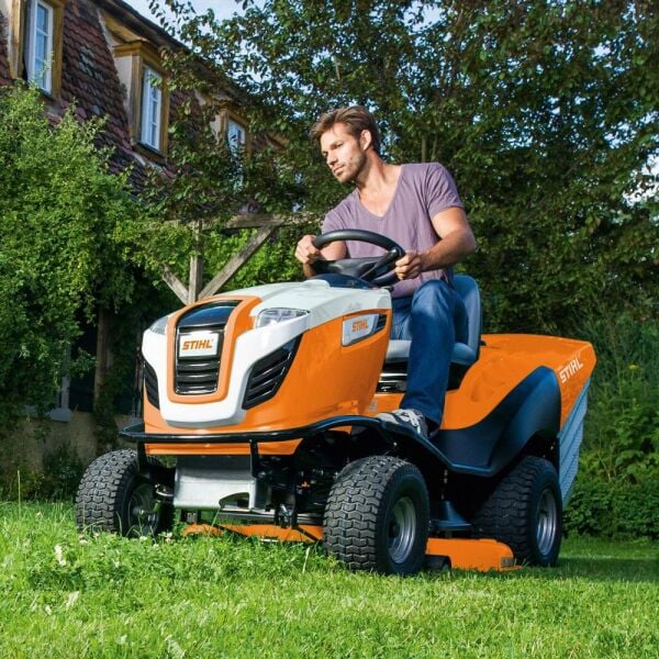 Stihl RT 6112.1 ZL Çim Biçme Traktörü