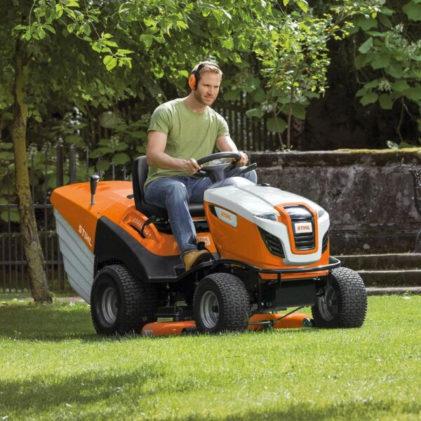 Stihl RT 6127.1 ZL Çim Biçme Traktörü