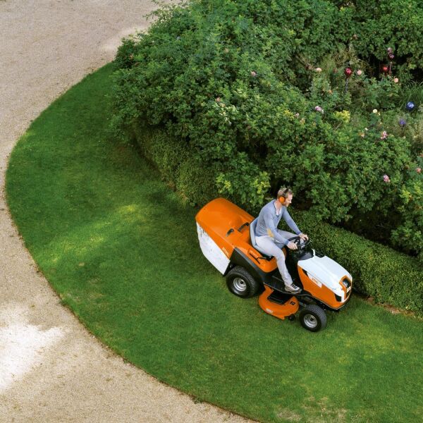 Stihl RT 6127.1 ZL Çim Biçme Traktörü