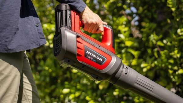 Honda HHB36 36 V Akülü Yaprak Üfleme Makinesi