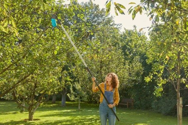 Gardena 17400 Meyve Toplama Aparatı + 3721 Combisystem 210-390cm Teleskopik Sap
