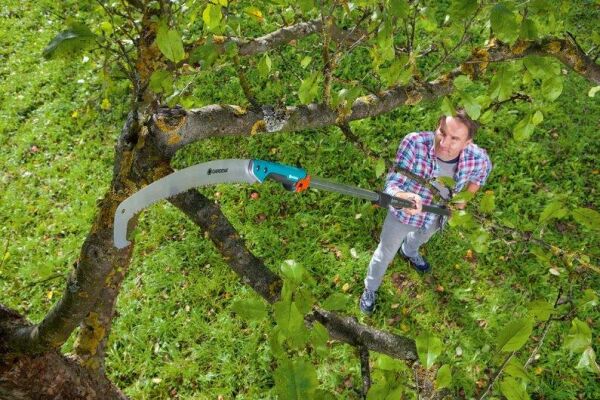 Gardena 8738 Kıvrımlı Bahçıvan Budama Testeresi + 3721 Combisystem 210-390cm Teleskopik Sap